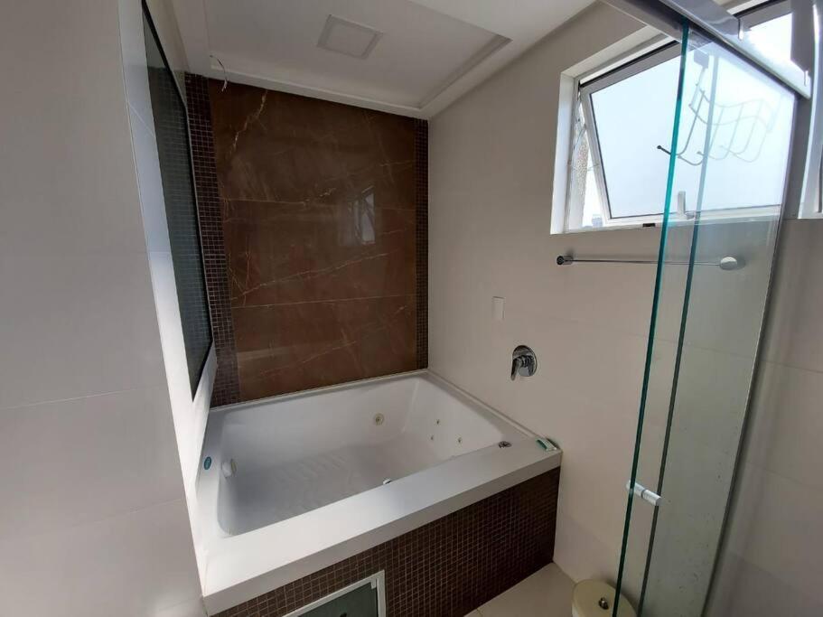 Apartamento Apto P/família Barra Norte, 03 Suítes 03 Garagens